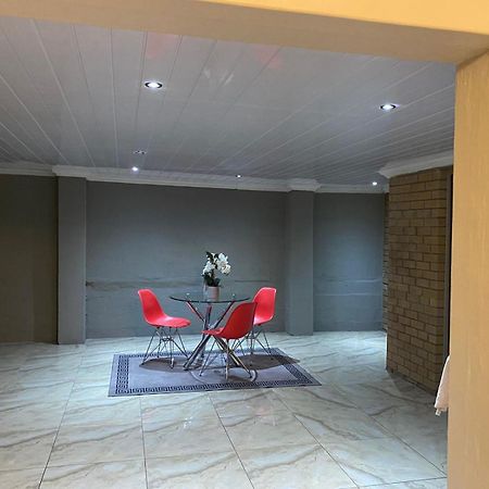 Cozy Townhouse In The Quiet Surbubs Of Brackenfell Apartment Cape Town Exterior foto