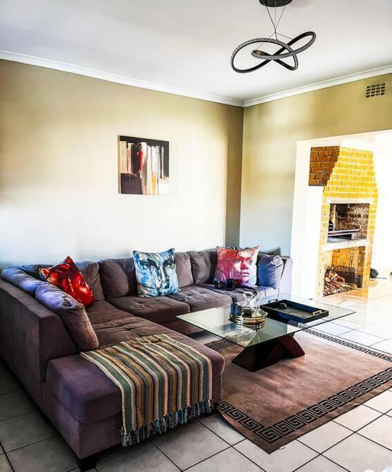 Cozy Townhouse In The Quiet Surbubs Of Brackenfell Apartment Cape Town Exterior foto